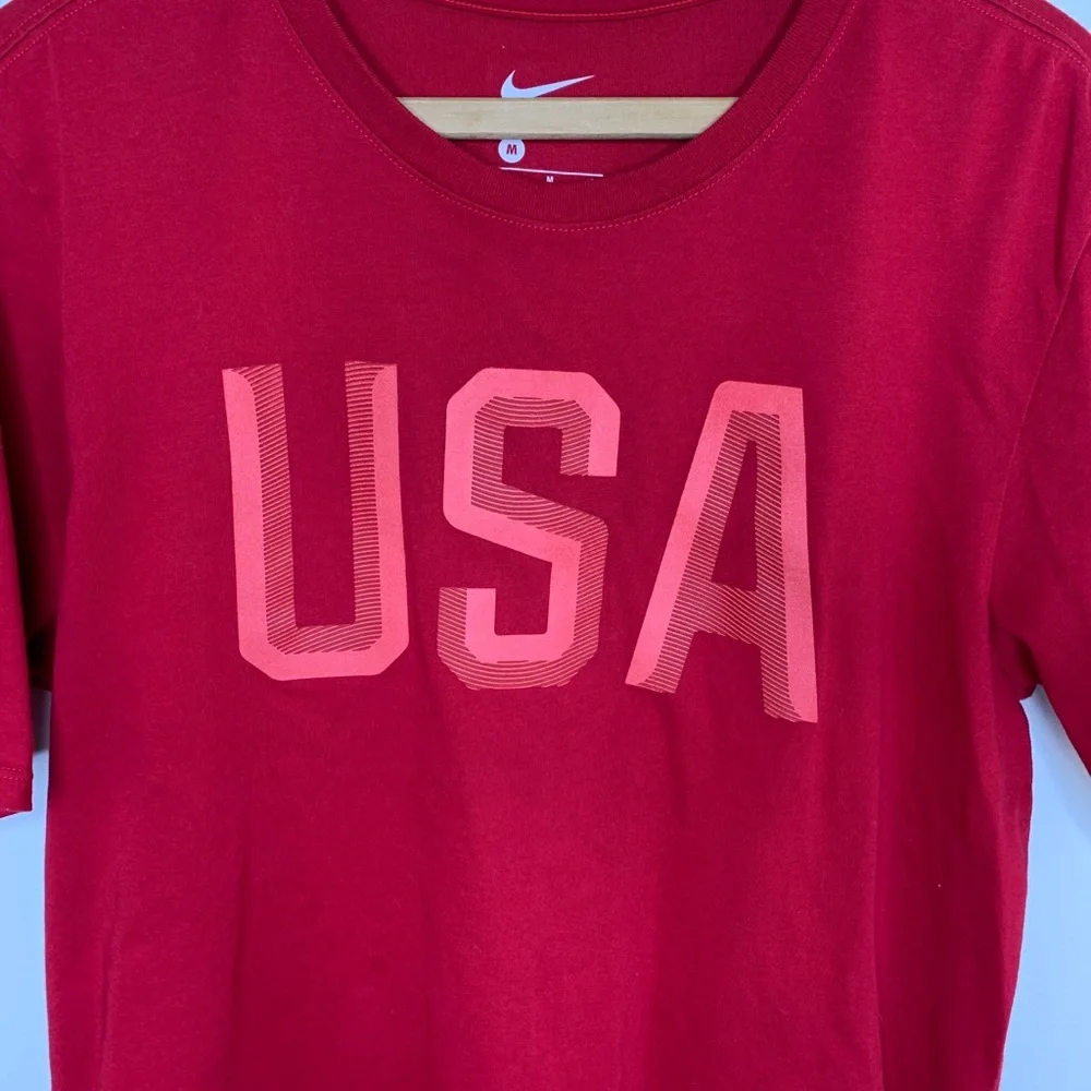 Nike Mens Medium Dri Fit Tee Red USA Spellout Olympic Team